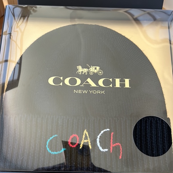 Coach Beanie - Picture 3 of 4